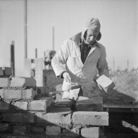 Murer som arbeider i 1947