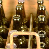 Ølflasker i transportkasse
